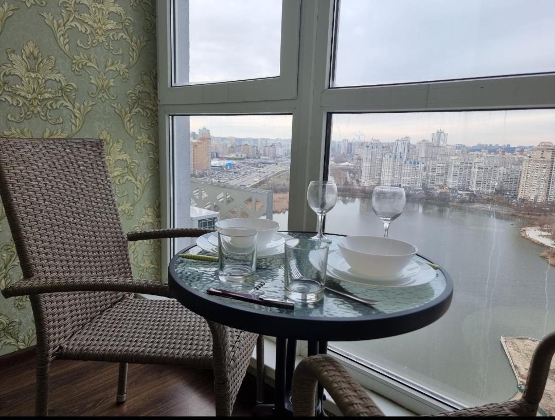 Your! Panoramic View Of The Lake! 키예프 외부 사진